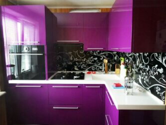 фото фиолетовой кухни