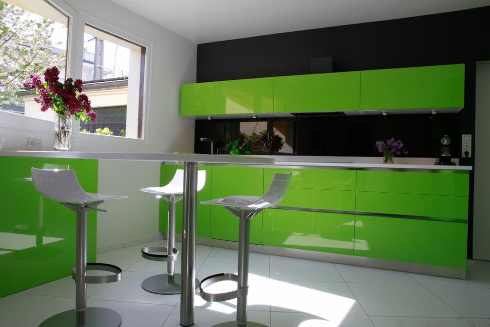 Черно зеленая кухня. Кухонный гарнитур зеленый. Кухня зеленого цвета. Красивые кухни зеленого цвета. Зеленый кухонный гарнитур в интерьере.