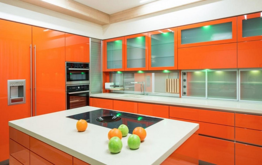 Кухни в оранжевых цветах.